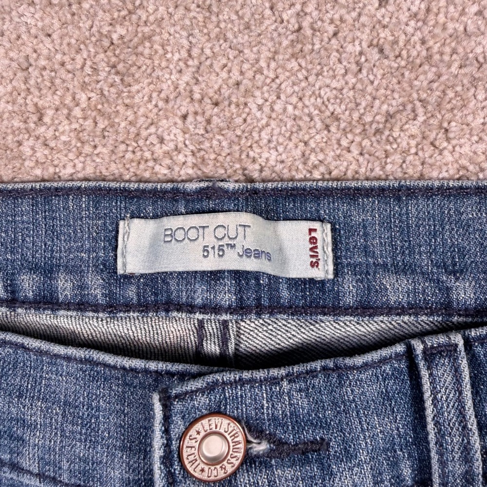 Levi's 515 Bootcut Jeans Womens 10M (FITS 31x31) Blue Medium Wash Stretch Denim - Picture 4 of 12